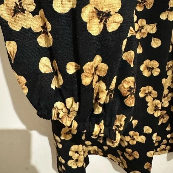 Ava & Viv 2X Black Gold Floral Print Stretch Blouse - Picture 3 of 7